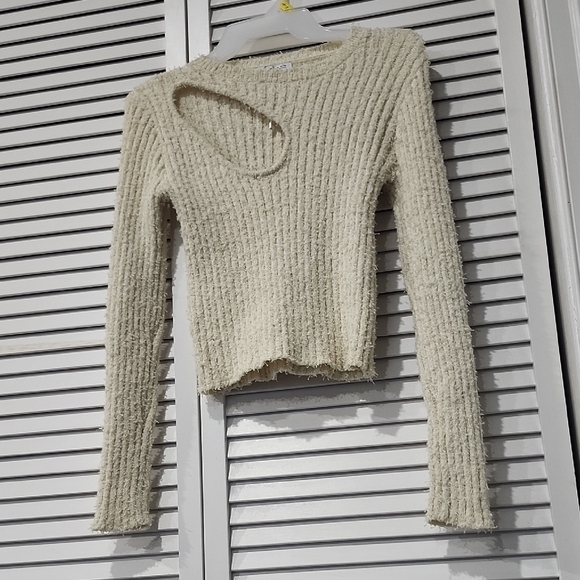 Zara Off-Shoulder Cream Sweater - Picture 1 of 4